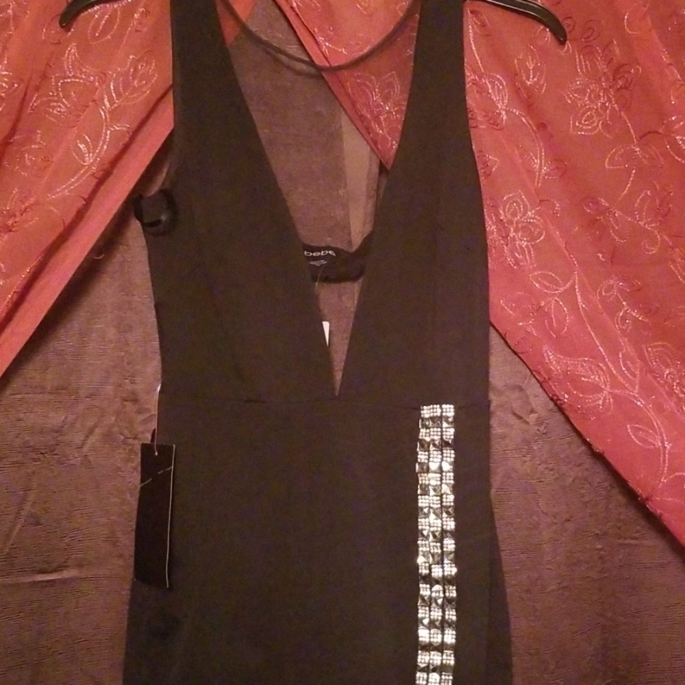 Black knee lenght dress